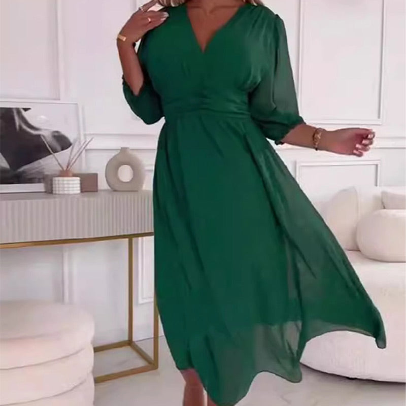 Lunessa | Luftiges Kleid mit V-Ausschnitt 